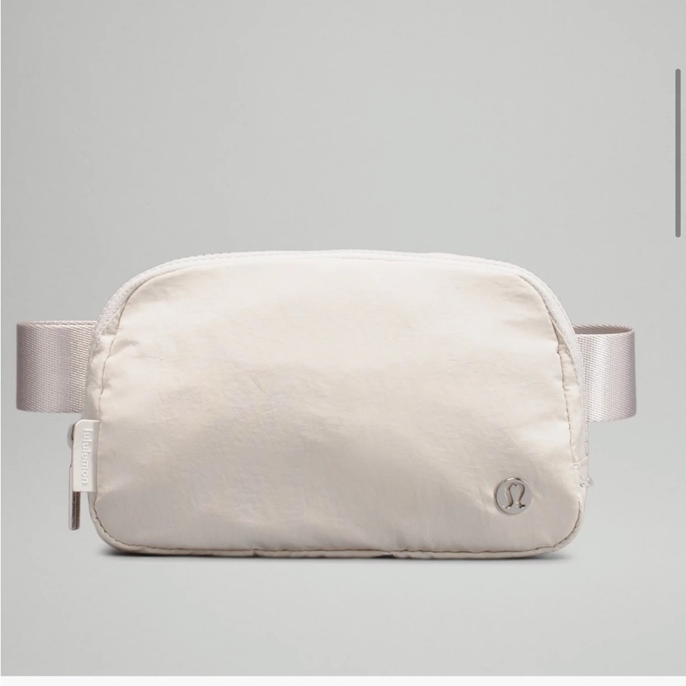 Lululemon everywhere belt bag WHITE OPAL